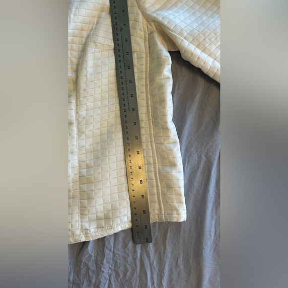 Quilted White Blazer Lined Harve Benard, women’s size 16W Long Sleeve Fold Cuff - Picture 3 of 13